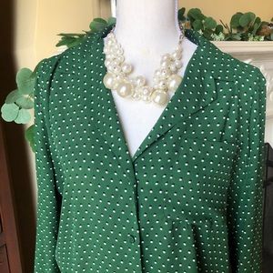 🍀Gorgeous Green Polka Dot Blouse
